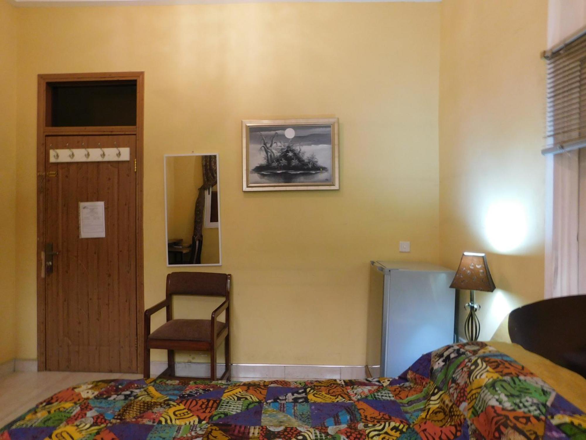 เยซิวา บีส์ ลิตเติ้ล พาเลซ Hotel อักกรา ภายนอก รูปภาพ